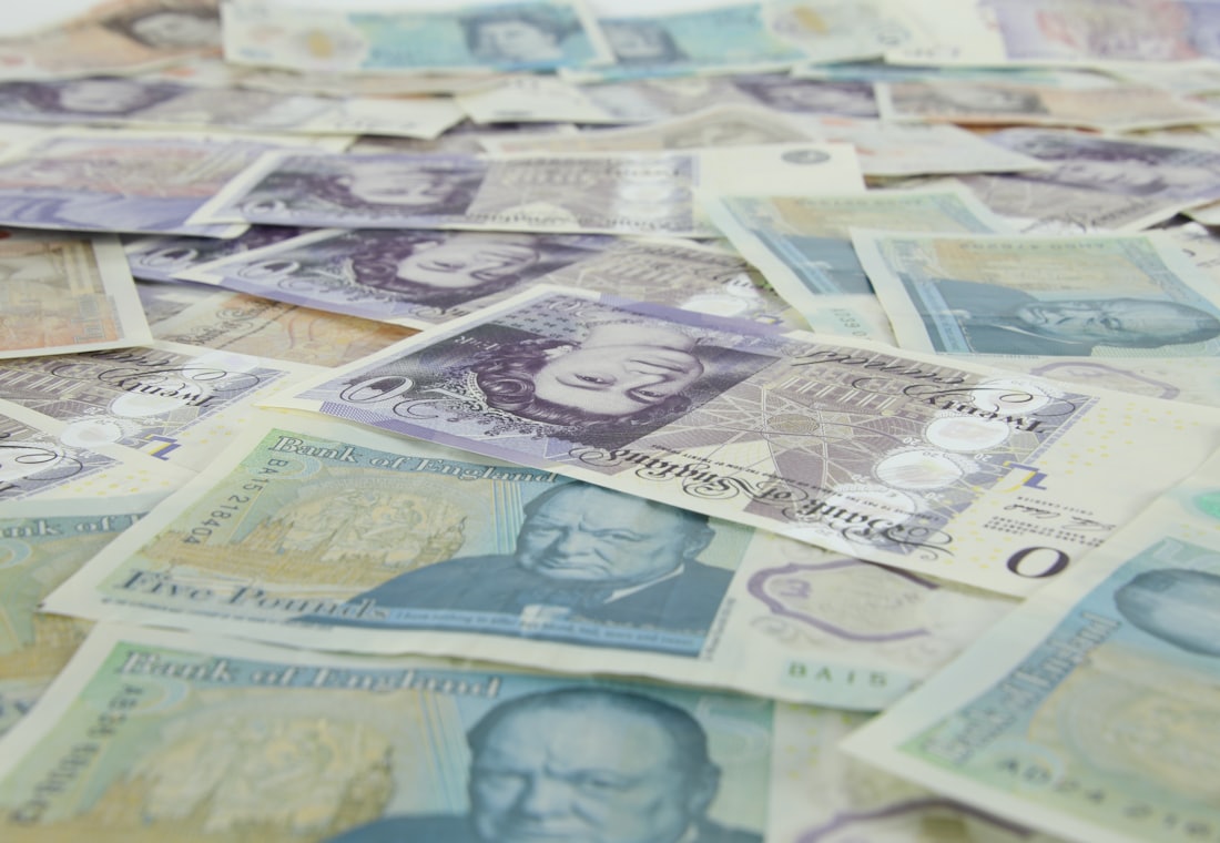 £10,000 Tax-Free Cash + 200 Instant Cash Wins